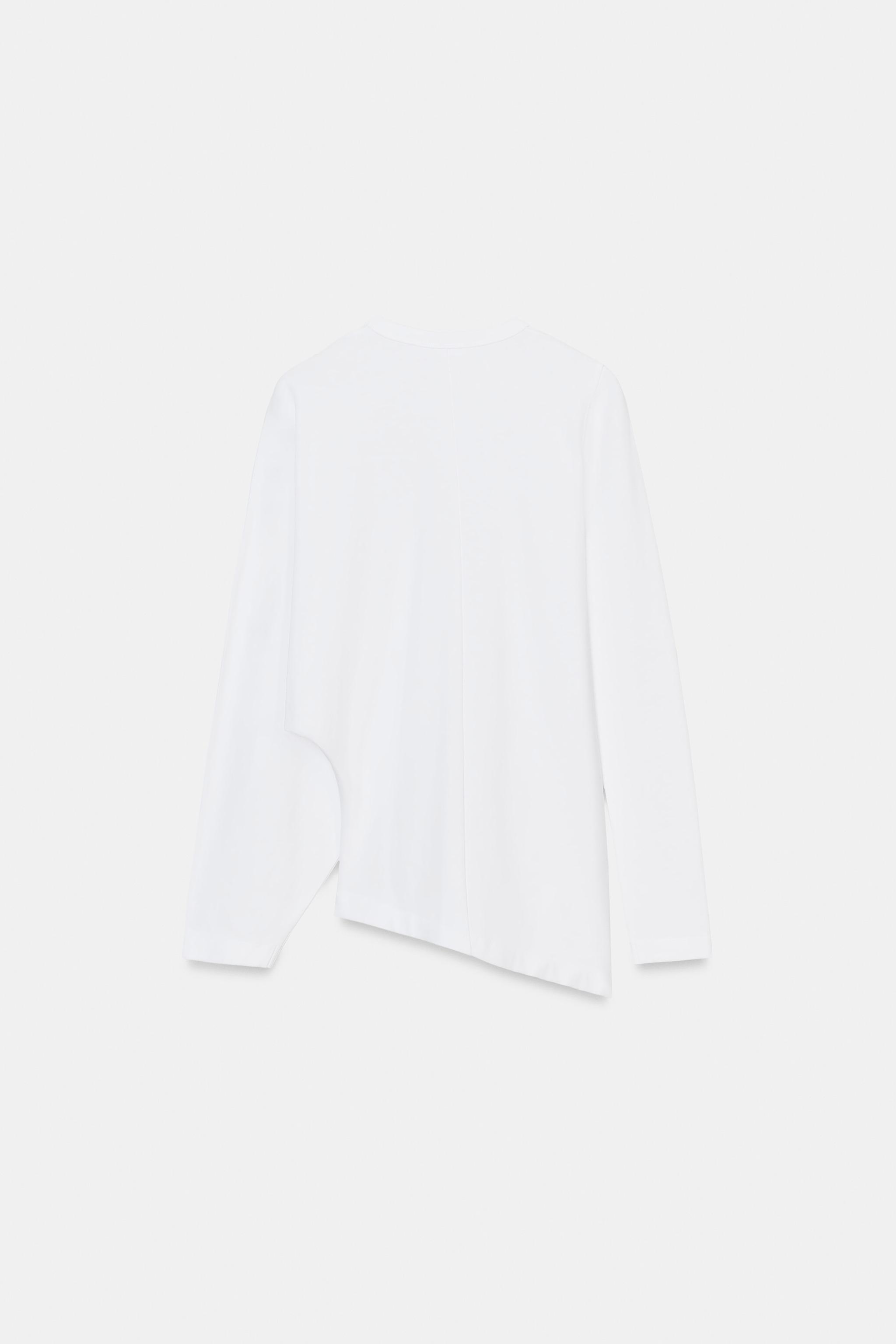 T-SHIRT ASYMÉTRIQUE À MANCHES LONGUES